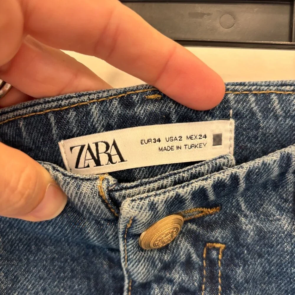 Zara denim and gold button sailor shorts - Picture 4 of 4